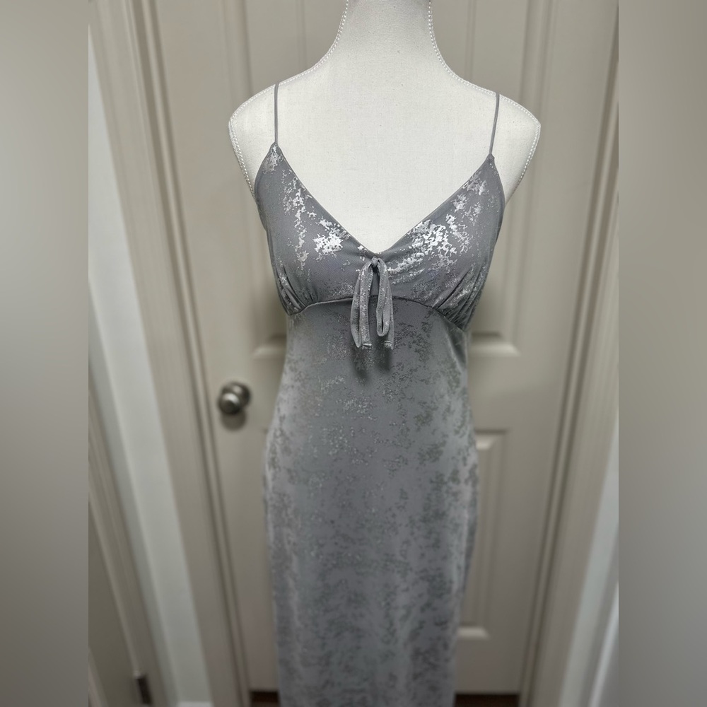 Elegant silver maxi dress - Picture 2 of 5